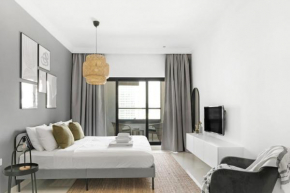 GuestReady - White Chic